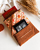 pokrowce i etui - różne Personalizowane etui na książkę, jesienne book sleeve ze sztruksu 1