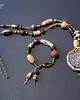 wisiory Wisiorek w kolorach ziemi w stylu boho z ręcznie wypalanej ceramiki handmade 3