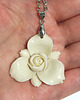 wisiory Naszyjnik - Kremowy kwiat - koral 2