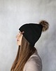 czapki damskie Czarna czapka merino z pomponem merino - zam. indyw. 1