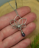 wisiory Wisiorek kwiat lotosu ametyst wire wrapping 2