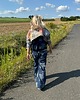 kurtki damskie Pikowana kurtka bomberka z podwójnym tyłem 9