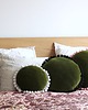 poduszki gładkie Poduszka welur okrągła z pomponami boho brudny zielony 3