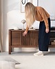 komody i szafki JAMM LOW 160 - szafka pod gramofon i płyty winylowe, lite drewno orzechowe 2