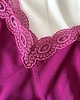 topy damskie Jedwabny top z koronką i regulowanymi ramiączkami Fuksja Chic 2