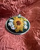 broszki Ręcznie haftowana broszka "Bukiet że słonecznikiem" 2