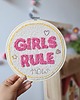 obrazy i plakaty do pokoju dziecięcego Girls Rule Now- dekoracja dla nastolatki 4