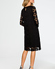 sukienki midi damskie Koronkowa sukienka trapezowa-czarna(M-406) 2