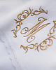 szatki, ubranie na chrzest Haftowany lniany kocyk z monogramem 5