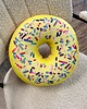 poduszki z grafiką Poduszka Pączek Mały Donut Żółty Z Posypką 2