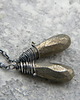 kolczyki wire wrapping Krople pirytu   na łańcuszku - kolczyki 2