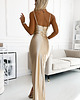 sukienki maxi damskie 483-2 DIANE satynowa długa suknia z rozcięciem na nogę - BEŻOWA 2