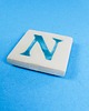 magnesy Ceramiczny magnes, niebieska literka N 2