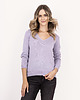 swetry damskie  Dzianinowy sweter z dekoltem w serek - SWE345 liliowy MKM 2