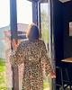 szlafroki damskie Szlafrok narzutka kimono w drobne kwiaty na czarnym 3
