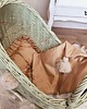 zabawki - inne Wiklinowy wózek dla lalek oliwkowy wysoki z pomponami i pościelą 4
