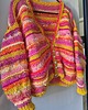 swetry damskie  Kolorowy sweter alpaka merino Pink Explosion z guziczkami 9