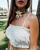 topy damskie Bawełniany haftowany crop top z falbanką, WHITE ELIZA 2