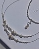 chokery Minimalistyczny choker z perłami i motylkiem 4