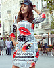 sukienki midi damskie 281-1 SOPHIE Wygodna sukienka Oversize - GAZETOWY WZÓR 3