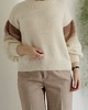 swetry damskie  Sweter Bomberek z beżową aplikacją 2