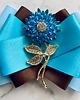 broszki Brosza z błękitnym  Kwiatem z kryształków   Nowość 4