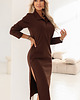 sukienki midi damskie 649-1 Elegancka sukienka midi z kołnierzykiem i rozcięciem - czekolada 4