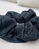 gumki do włosów Czarna scrunchie z koronką  5