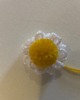 akcesoria różne Kwiatek z włoczki z pomponem 4 cm 1