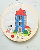 Ozdoby na ścianę Dolina Muminków na tle nieba, haft w tamborku 20 cm 8