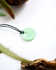 wisiory Zielony okrągły wisiorek świecący w ciemności i UV handmade 2,5 cm 4