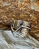 pierścionki srebrne Pierścionek- artystyczna obrączka  młotkowany, srebro, szer. 1,3 cm 1