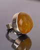 pierścionki srebrne Duży pierścionek srebrny z bursztynem bałtyckim 1