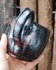 kubki Unikatowy duży kubek ceramiczny Ćma, czarno miedziany 5