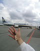 breloki Drewniany brelok do kluczy z paskiem skórzanym"Time to fly" 2