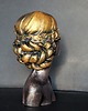 figurki i rzeźby Rzeźba Kobiecy portret kwiaty na oczach wys. 13,8 cm 3
