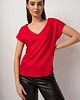 topy damskie ISLA - czerwona bluzka z dekoltem V 2