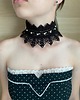 chokery Czarny koronkowy choker z ażurowymi koraliczkami 3