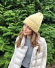 czapki damskie Wełniana czapka z dodatkiem błyszczącej nitki handmade żółta 1