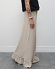 spodnie materiałowe damskie Tkaninowe spodnie boucle z falbankami - Beige 3