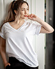 t-shirt damskie Biała bawełniana koszulka V-neck 1