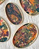 patery i talerze Zestaw ceramicznych talerzy 8
