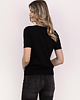 swetry damskie  Dzianinowy t-shirt z krótkim rękawem - SWE344 czarny MKM 1