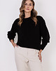 swetry damskie  Sweter w sportowym stylu - SWE322 czarny MKM 3