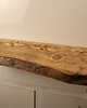 półki Półka drewniana wisząca na ścianę z żywą krawędzią grubość 38 mm 5