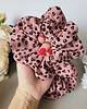gumki do włosów Gumka Maxi Scrunchie Panterka różowa 1