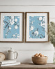 grafiki i ilustracje DWA PLAKATY niebieskie chinoiserie, kwiaty, kwitnąca jabłoń 5