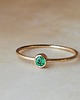 pierścionki złote Minimalistyczny pierścionek złoty ze szmaragdem 4