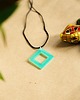 wisiory Turkusowy wisiorek kółko i romb świecące w ciemności i UV handmade 5,6 cm 2