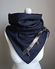 szale damskie Szal wełniany granatowy z metaliczną skórą - piękny 1